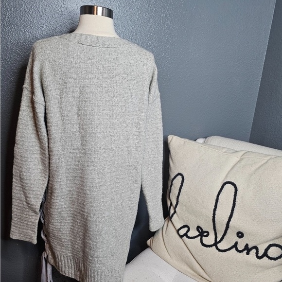 Free People gray sweater size XS. - Picture 3 of 5